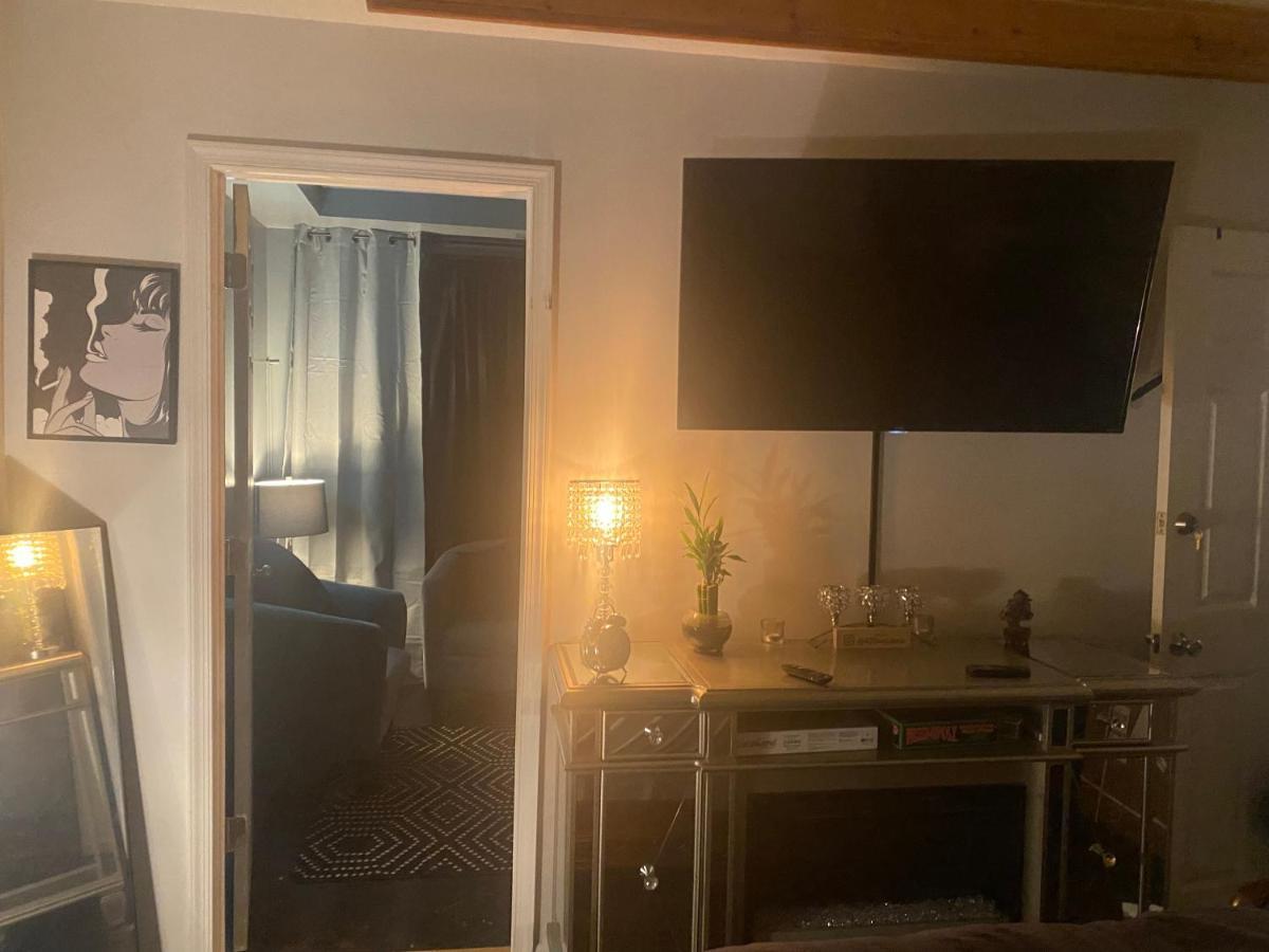 Star's 420 Oasis Love hotel Washington