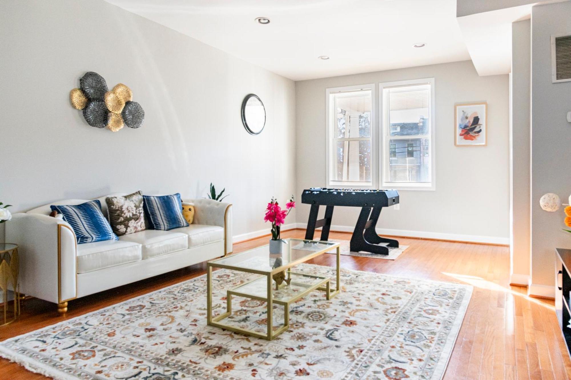 Holiday home Spacious, Relaxing & Gorgeous 4bd/4ba House In Dc!