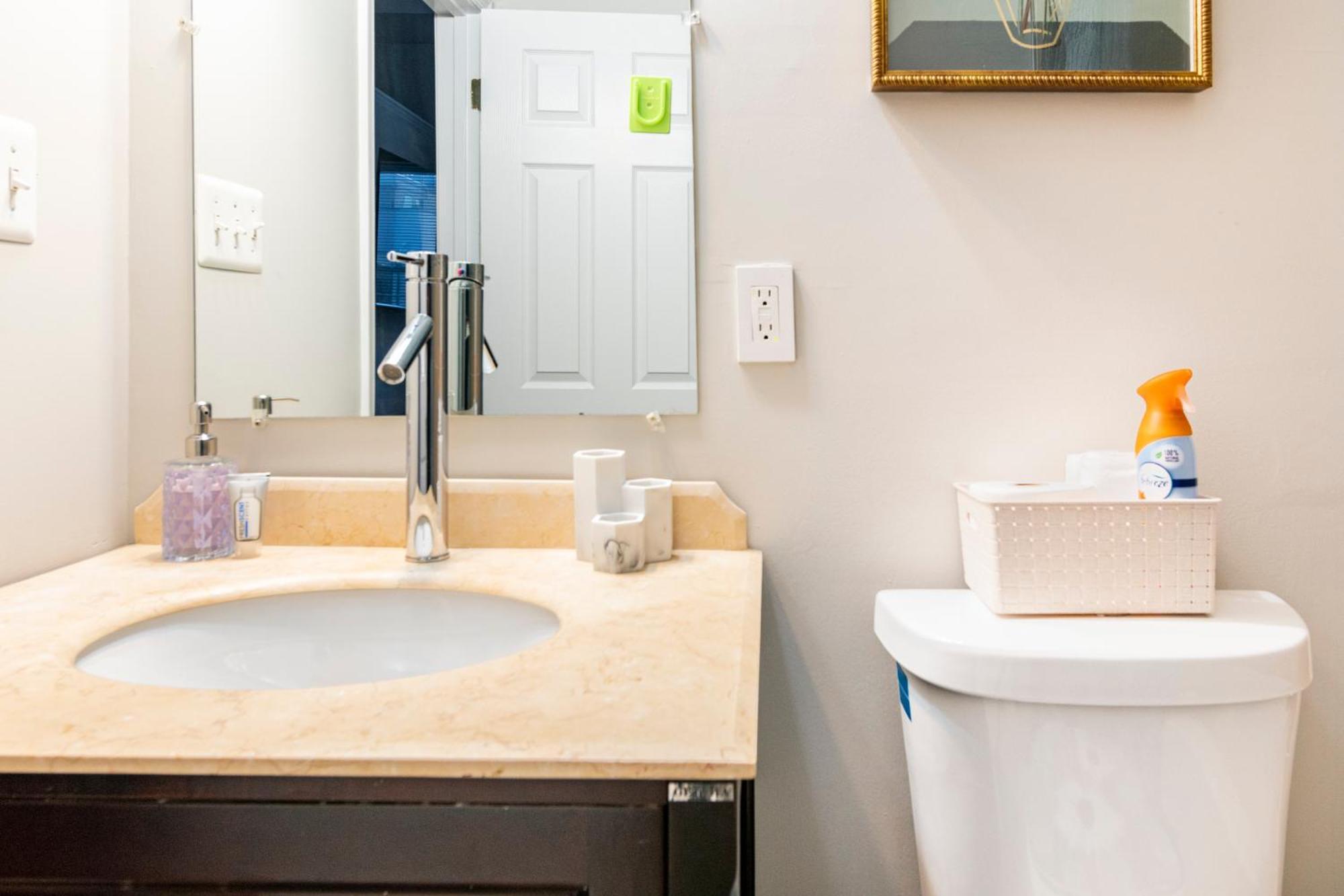 Spacious, Relaxing & Gorgeous 4bd/4ba House In Dc! Holiday home Washington