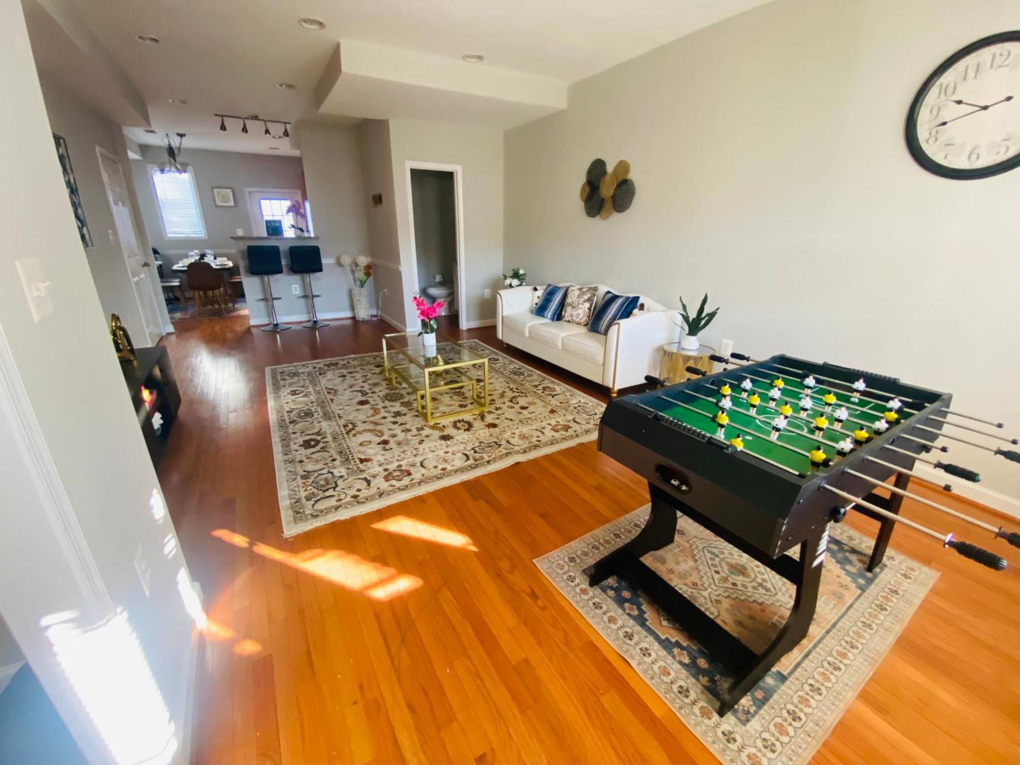 Spacious, Relaxing & Gorgeous 4bd/4ba House In Dc!