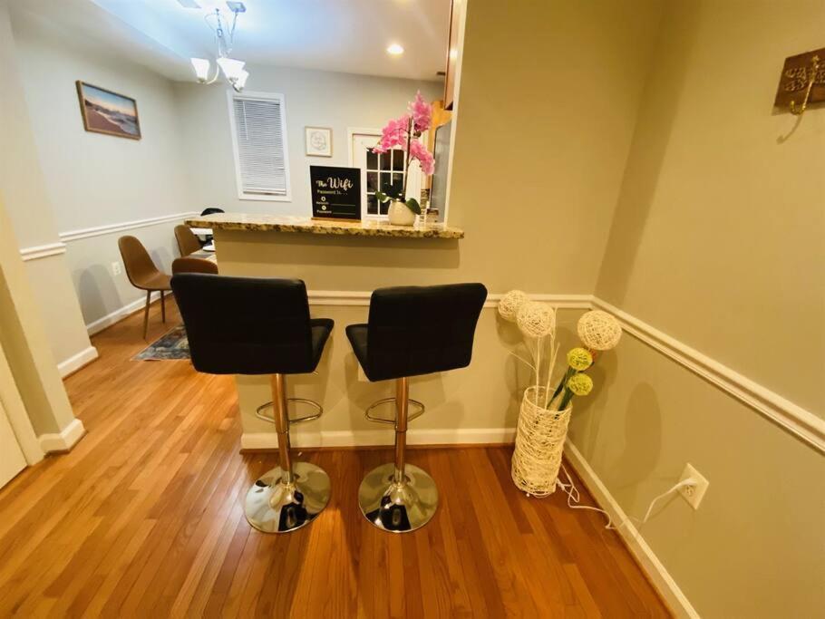 Spacious, Relaxing & Gorgeous 4bd/4ba House In Dc! Holiday home Washington