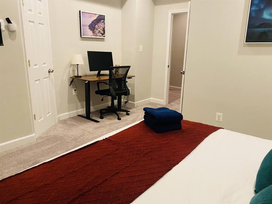 Holiday home Spacious, Relaxing & Gorgeous 4bd/4ba House In Dc! Washington