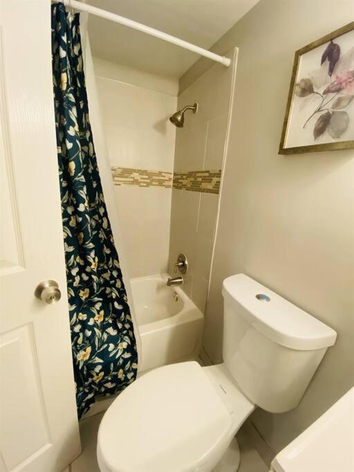 Spacious, Relaxing & Gorgeous 4bd/4ba House In Dc! Holiday home Washington