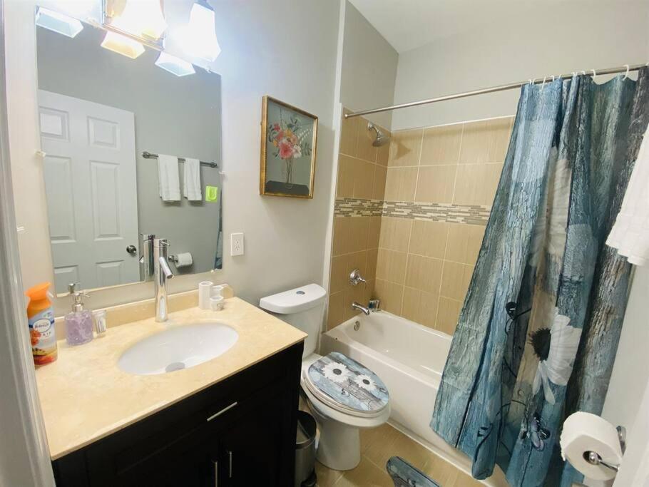 Holiday home Spacious, Relaxing & Gorgeous 4bd/4ba House In Dc!
