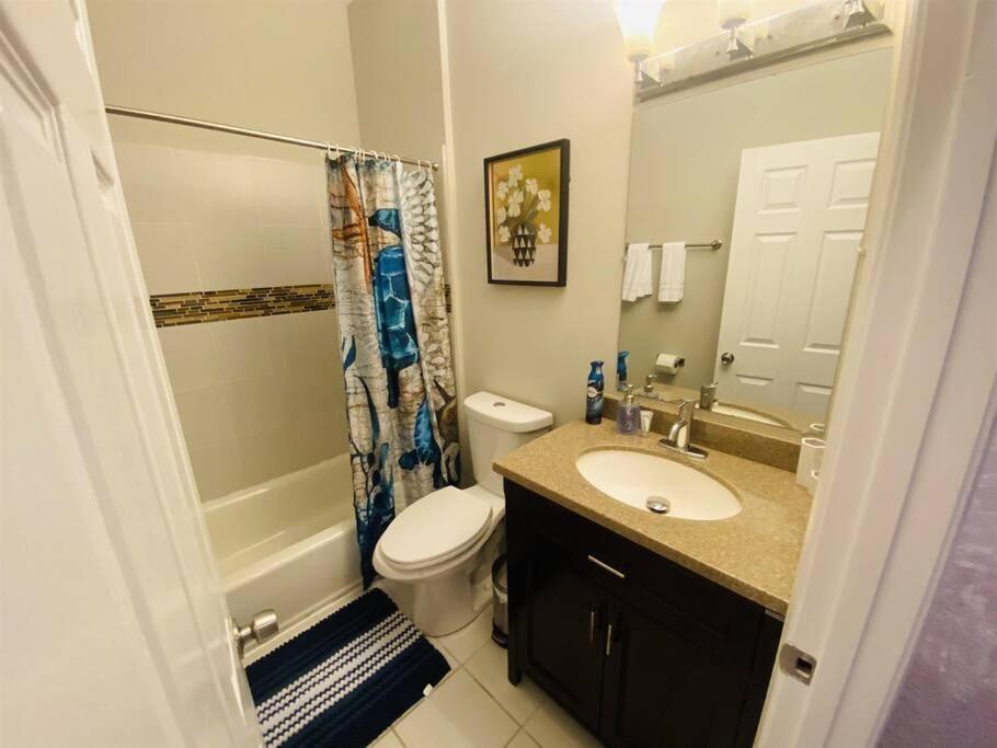 Spacious, Relaxing & Gorgeous 4bd/4ba House In Dc! Holiday home