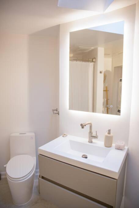 Entire Rowhouse In Capitol Hill With Free Parking Holiday home Washington