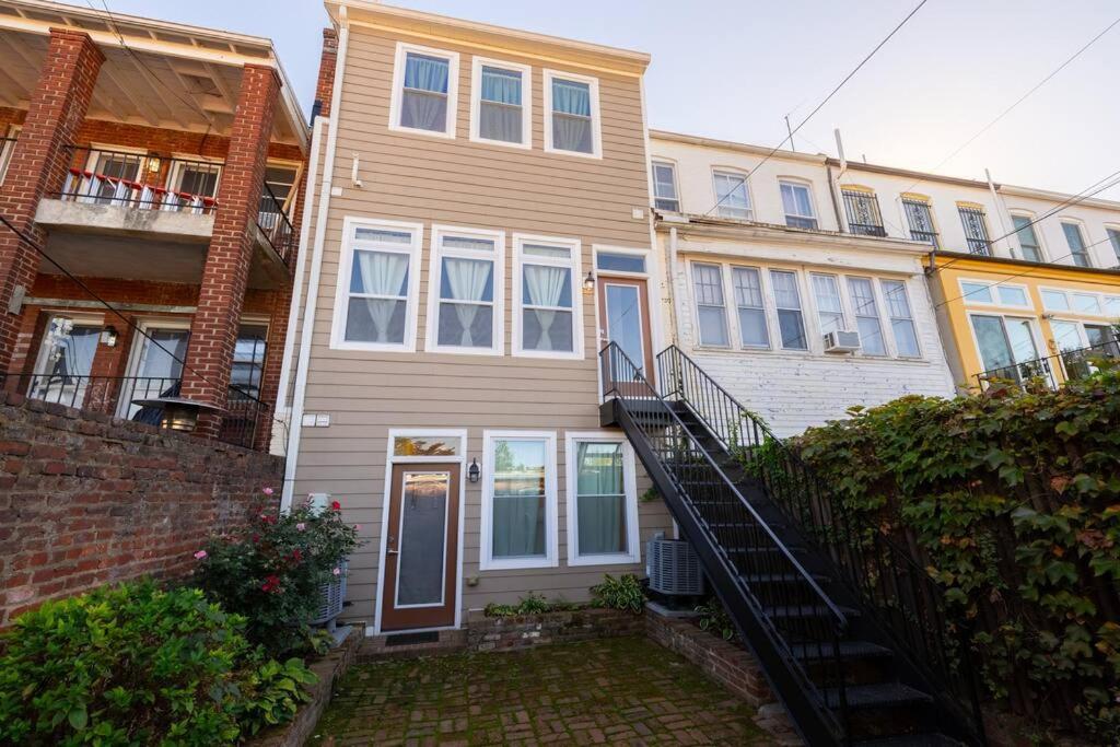Holiday home Lux Gorgeous House In Dc With Parking Washington