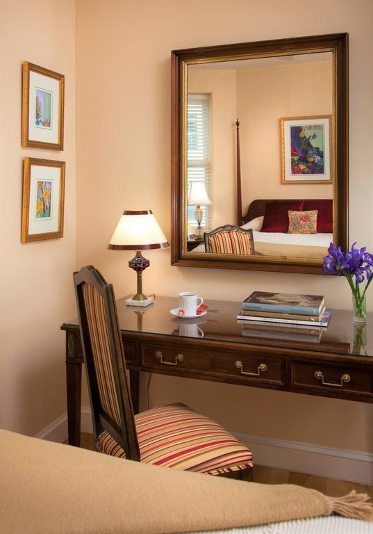 Bed & Breakfast Woodley Park 4*