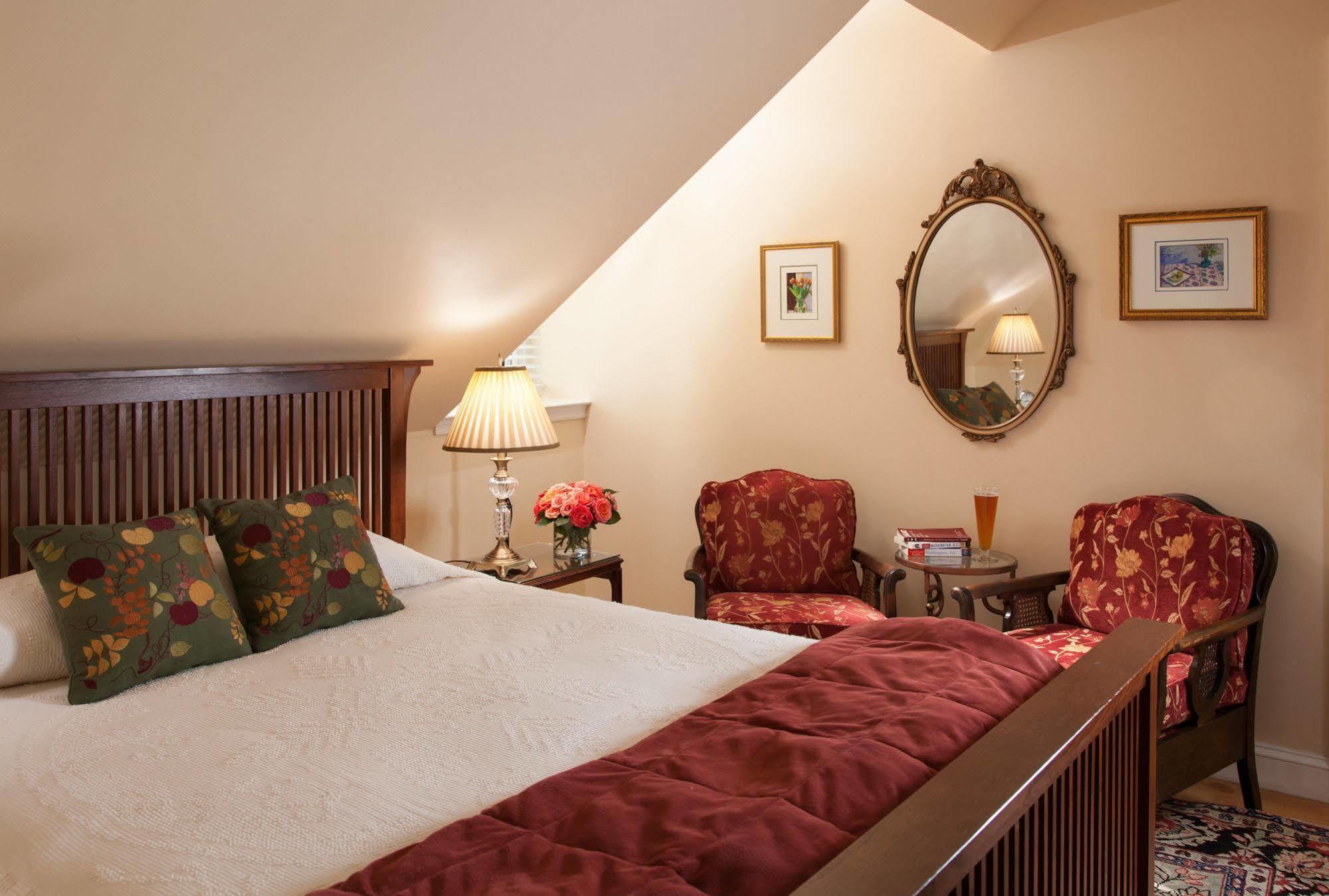 Woodley Park Bed & Breakfast