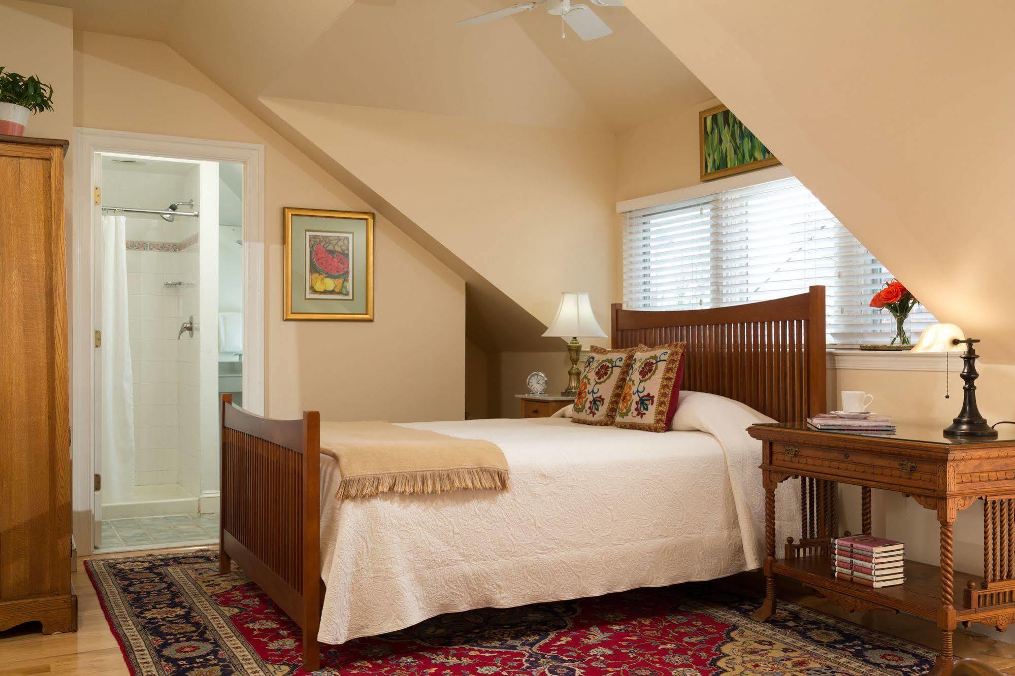 Bed & Breakfast Woodley Park 4*
