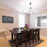 The Gray Corner House By Gallaudet 3 Bedroom 2 Ba