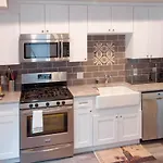 The Gray Corner House By Gallaudet 3 Bedroom 2 Ba