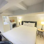 Comfy Basement Home 2 Bdrm1Den 3Queen Beds