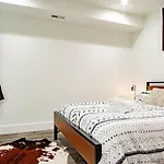 Spacious 2-Br 2-Bath 3-Blocks To H St Corridor