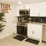 1 Bed 1 Bath Suite
