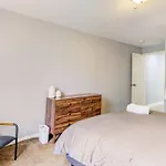 Spacious Suite In Deanwood + Free Parking