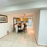 Comfy Basement Home 2 Bdrm1Den 3Queen Beds