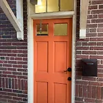 Comfy Basement Home 2 Bdrm1Den 3Queen Beds