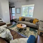 Capitol Hill Adj Home With Parking And Easy Access To Downtown