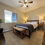 Capitol Hill Adj Home With Parking And Easy Access To Downtown