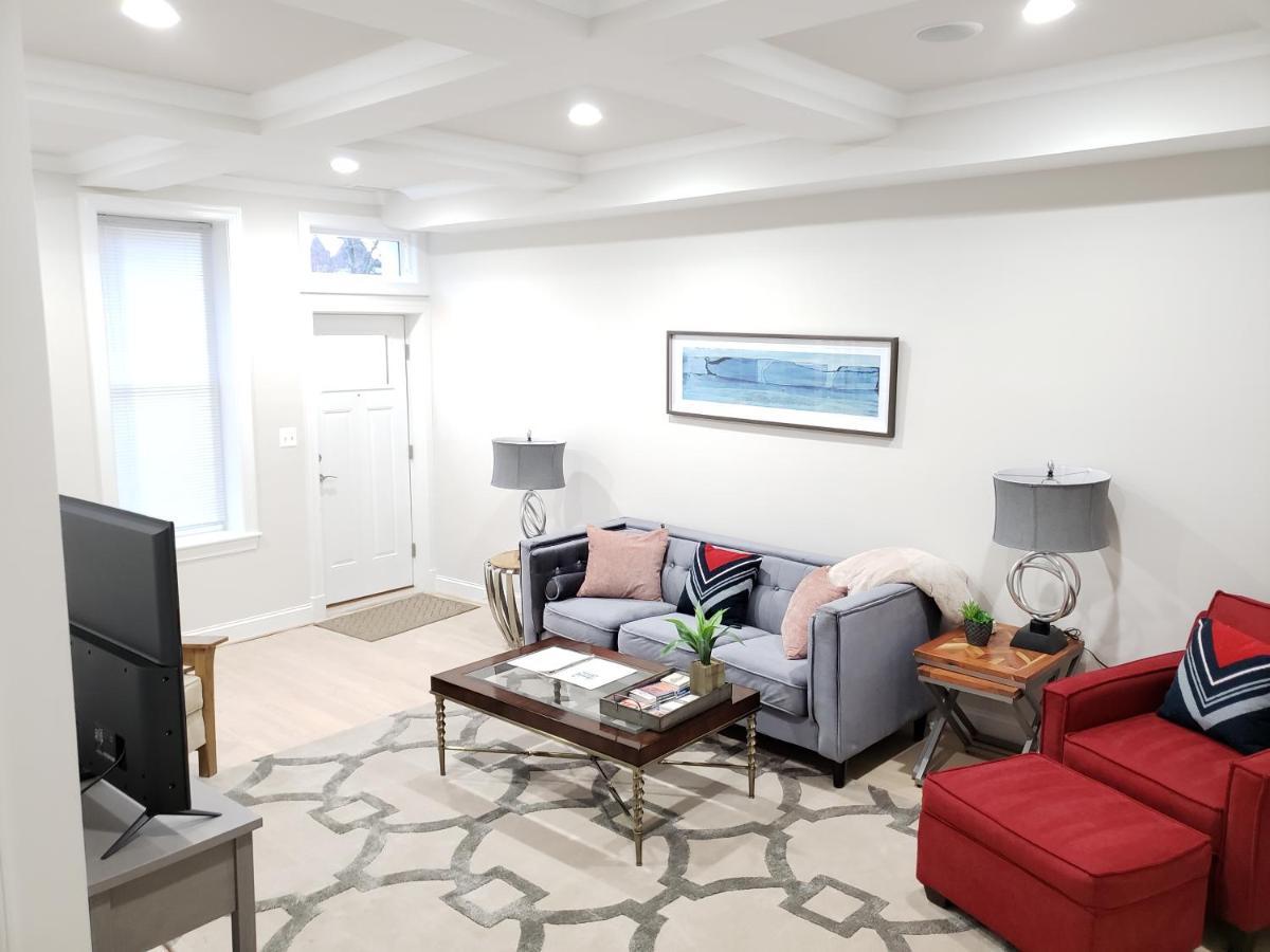 Spacious & Bright In Bloomingdale/ Truxton Dc Washington