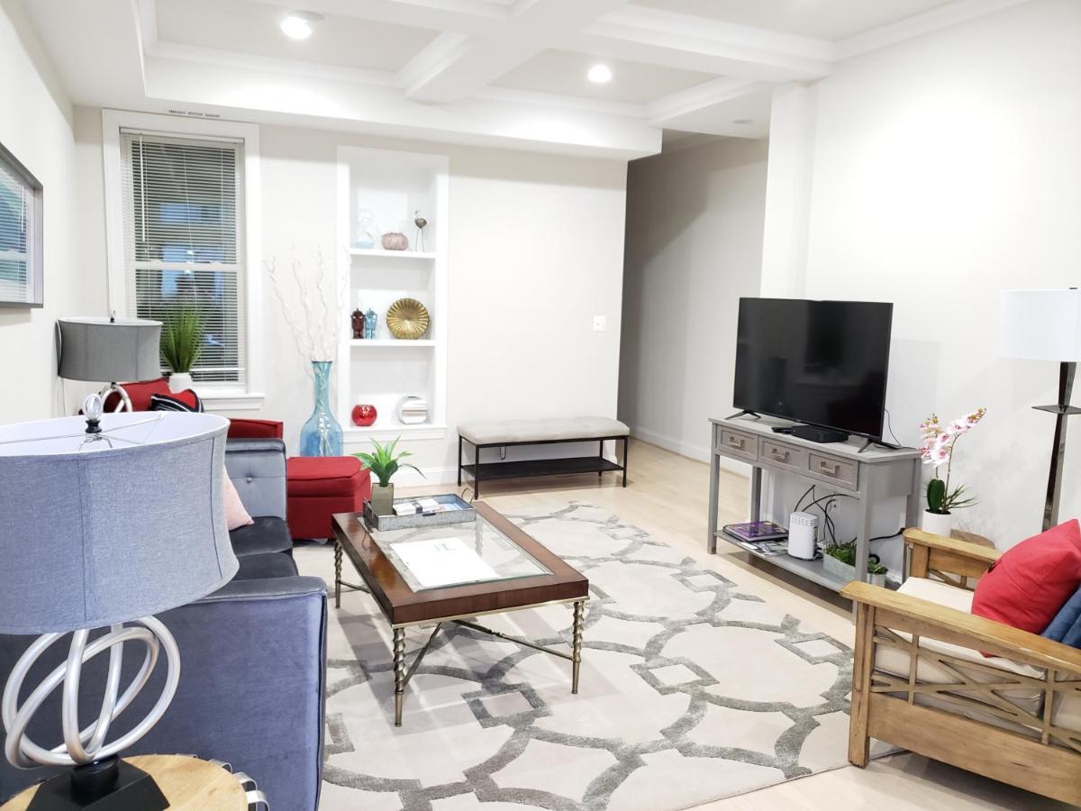 Spacious & Bright In Bloomingdale/ Truxton Dc