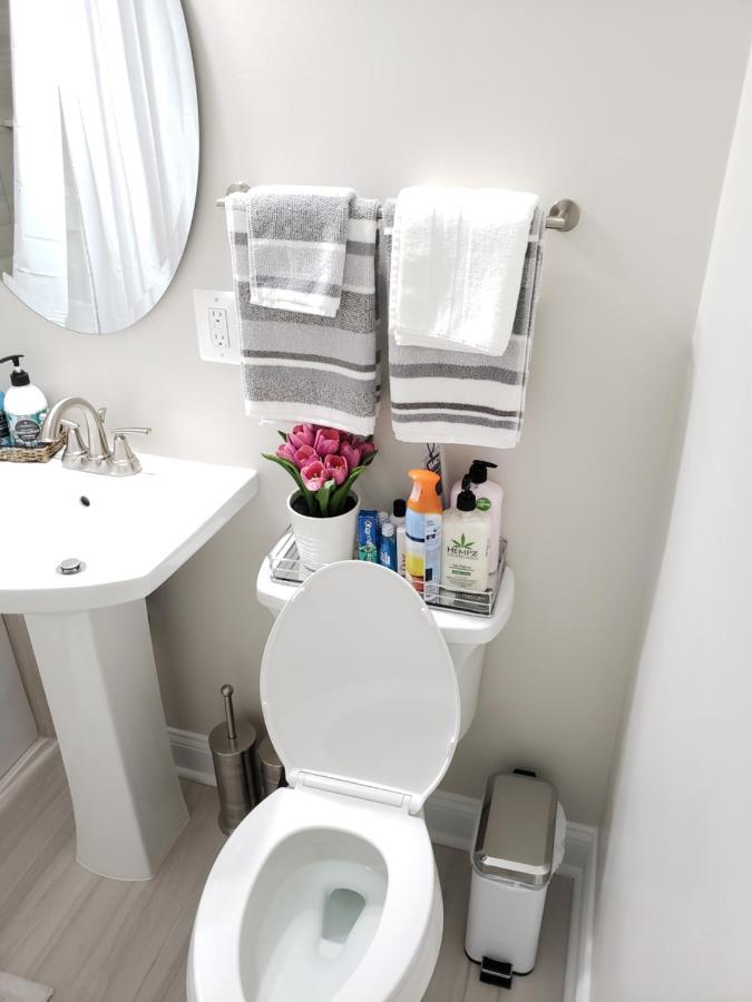 Spacious & Bright In Bloomingdale/ Truxton Dc * Washington
