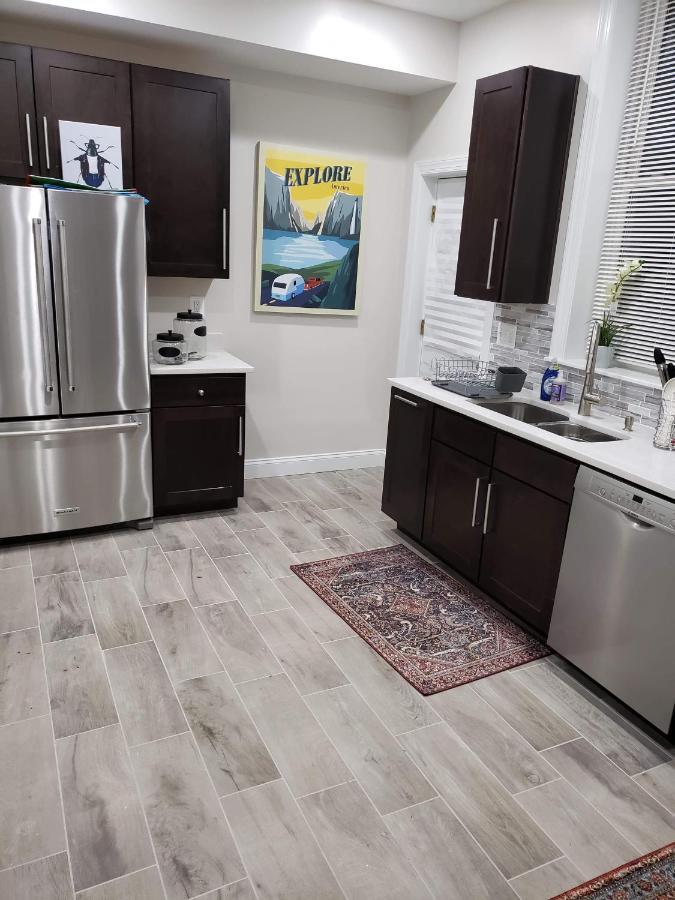 Spacious & Bright In Bloomingdale/ Truxton Dc *