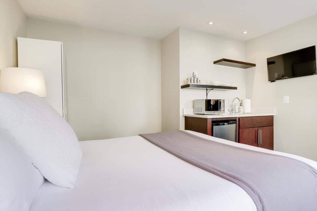 Sojourn At Dupont Place Hotel