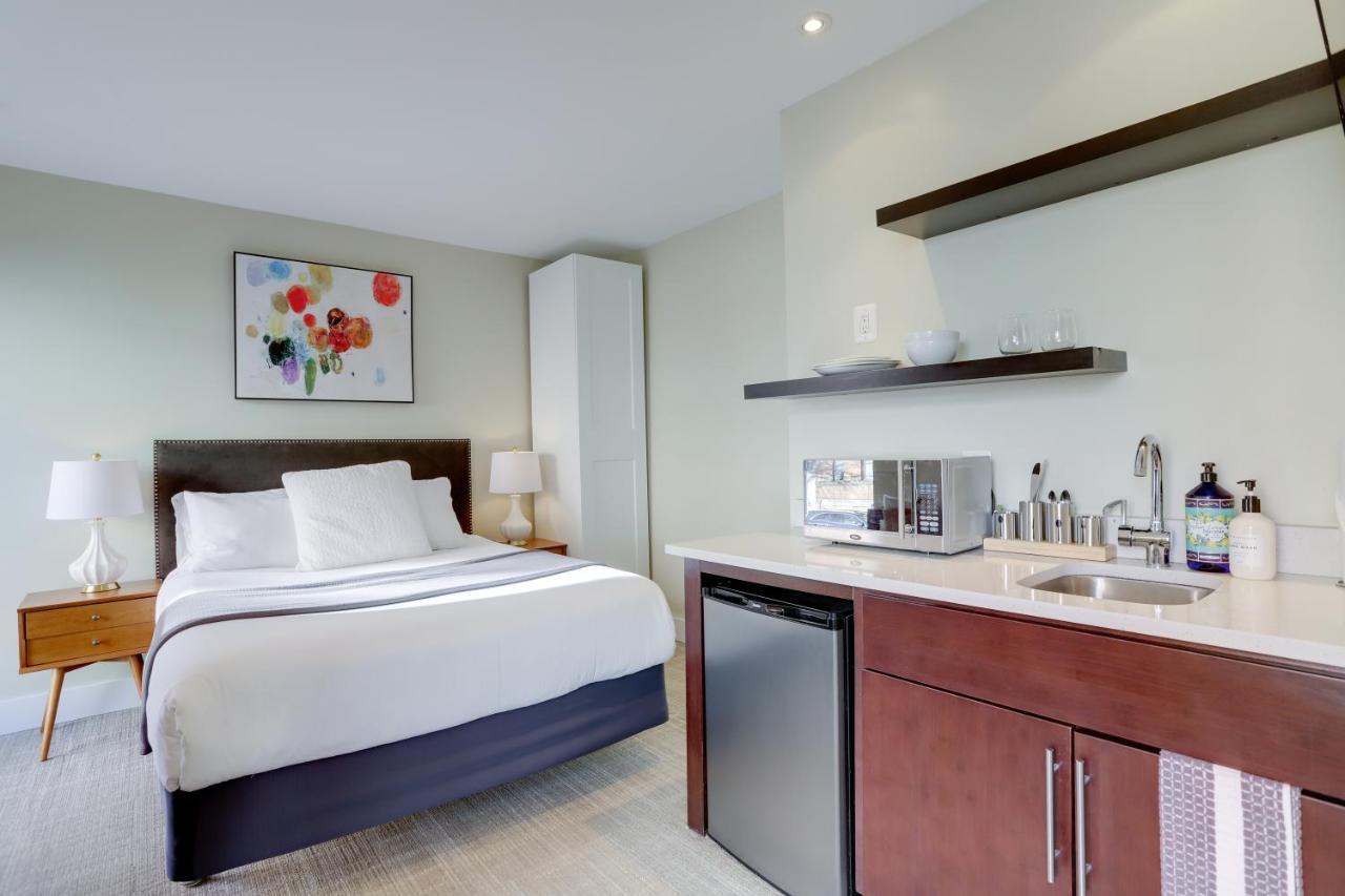 Sojourn At Dupont Place Hotel