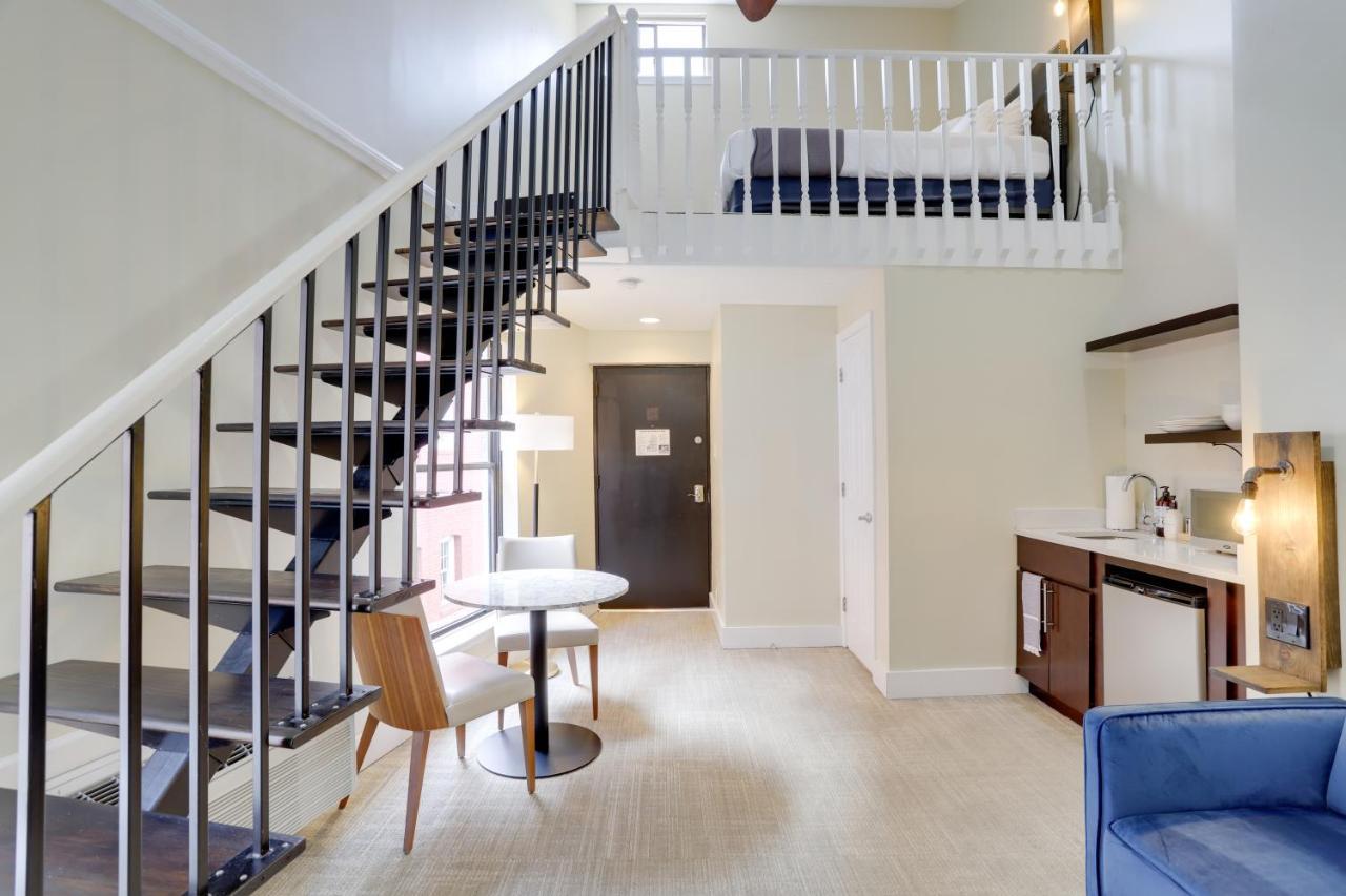 Sojourn At Dupont Place Hotel