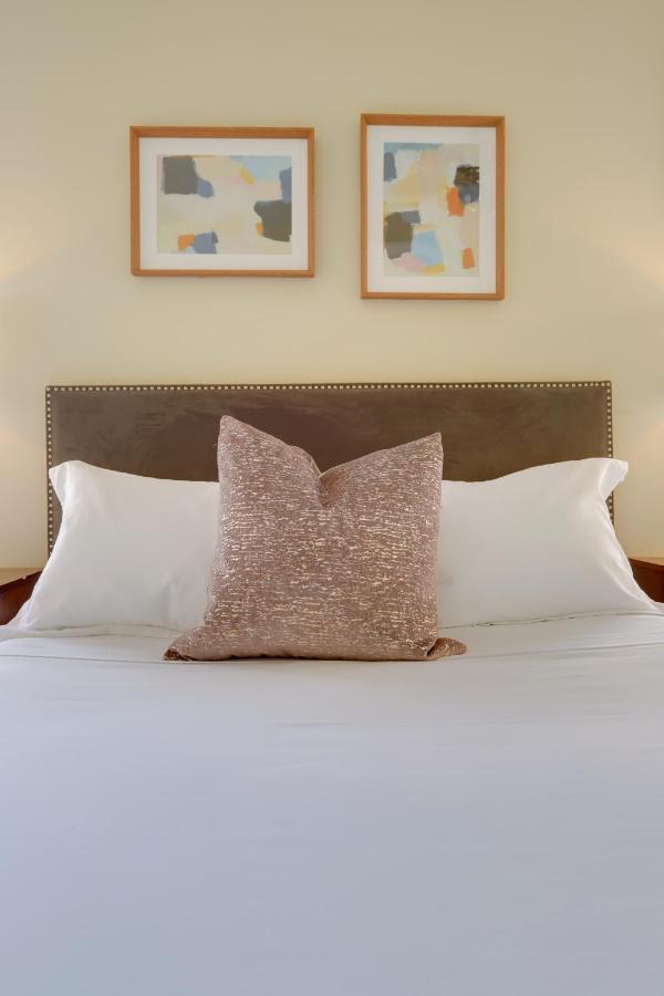 Sojourn At Dupont Place Hotel