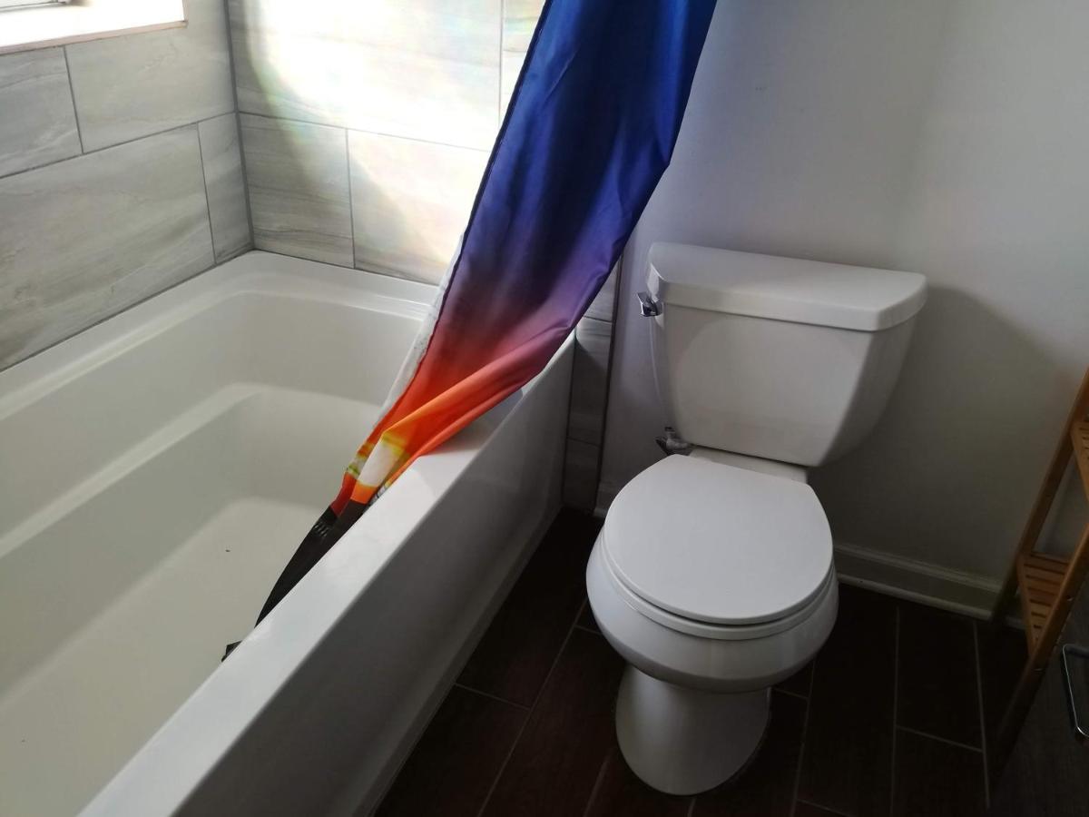 Economical In Center Dc Guest house Washington