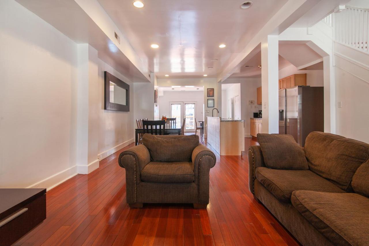 Apartment Spacious, Relaxing, 4 Bd 3.5 Ba In Petworth! *