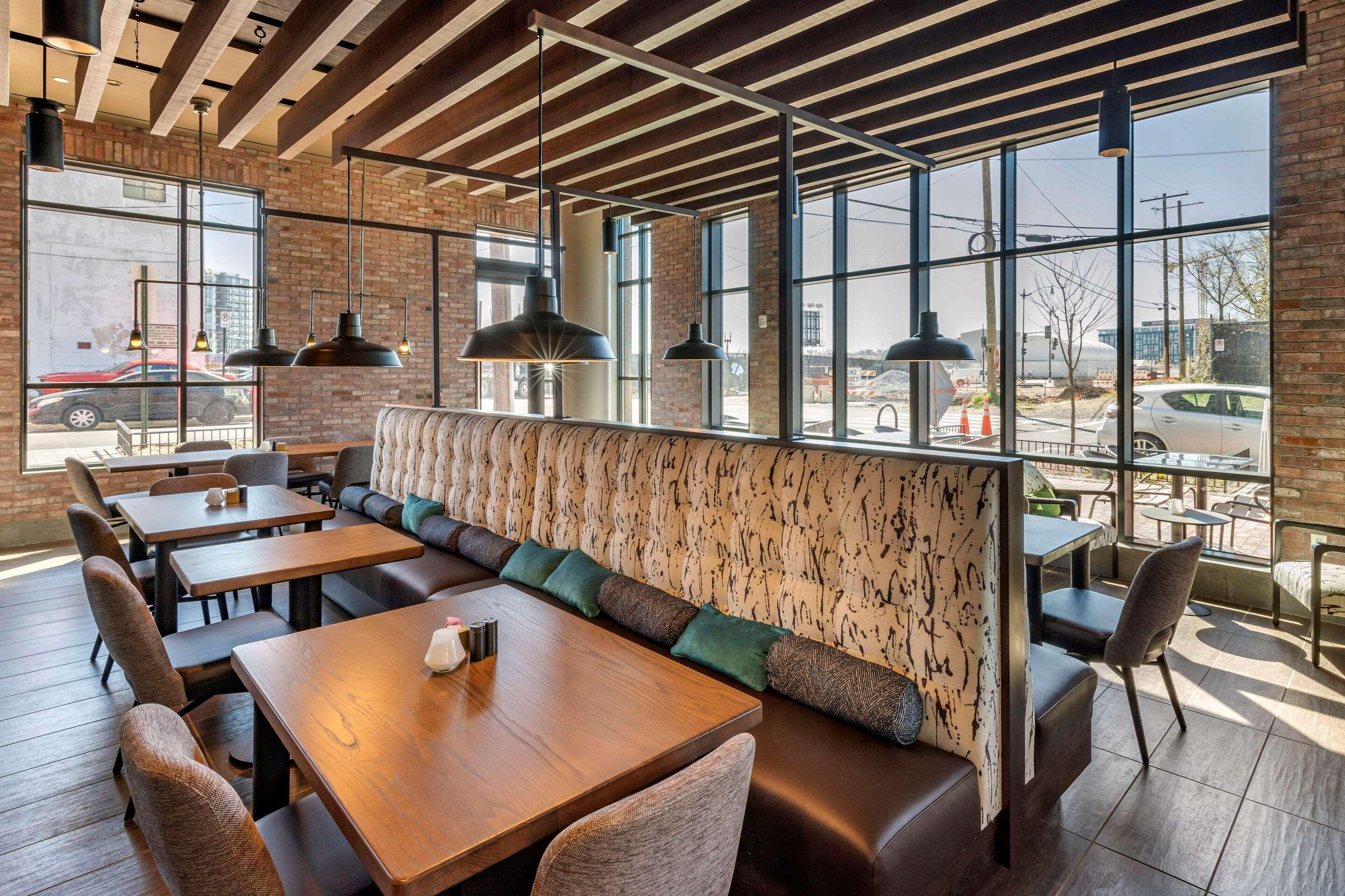 Hotel Cambria Dc Navy Yard Riverfront 4*