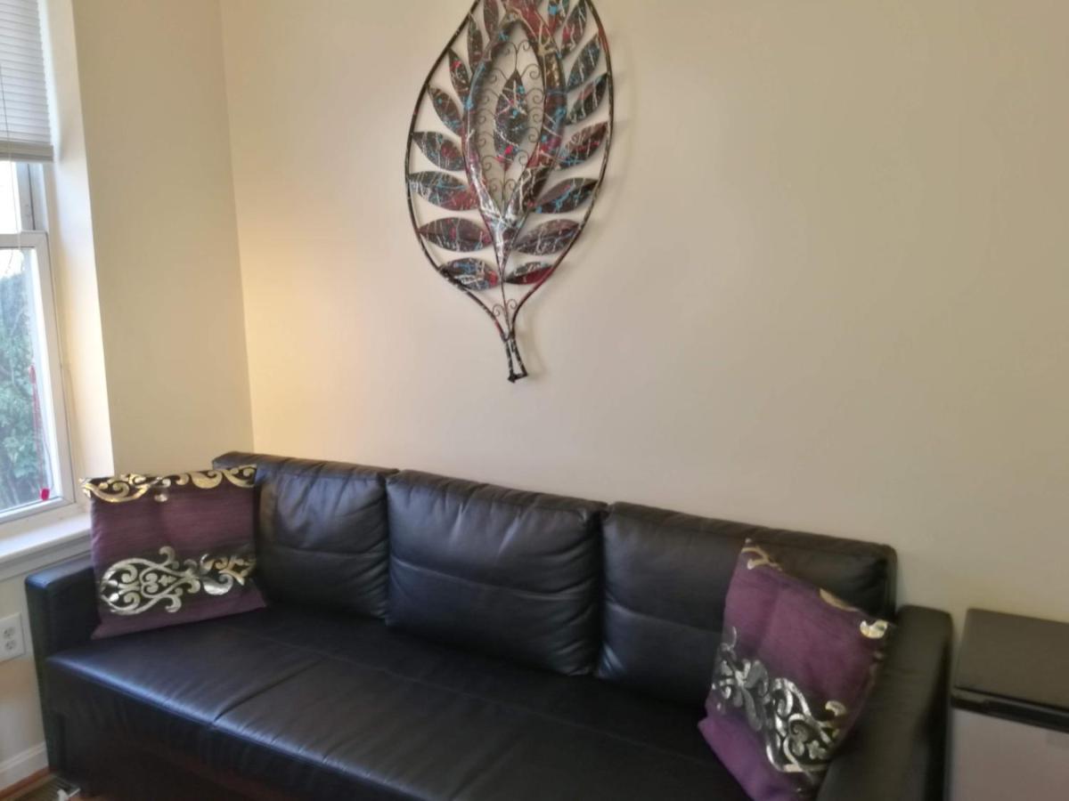 Guest house Economical In Center Dc