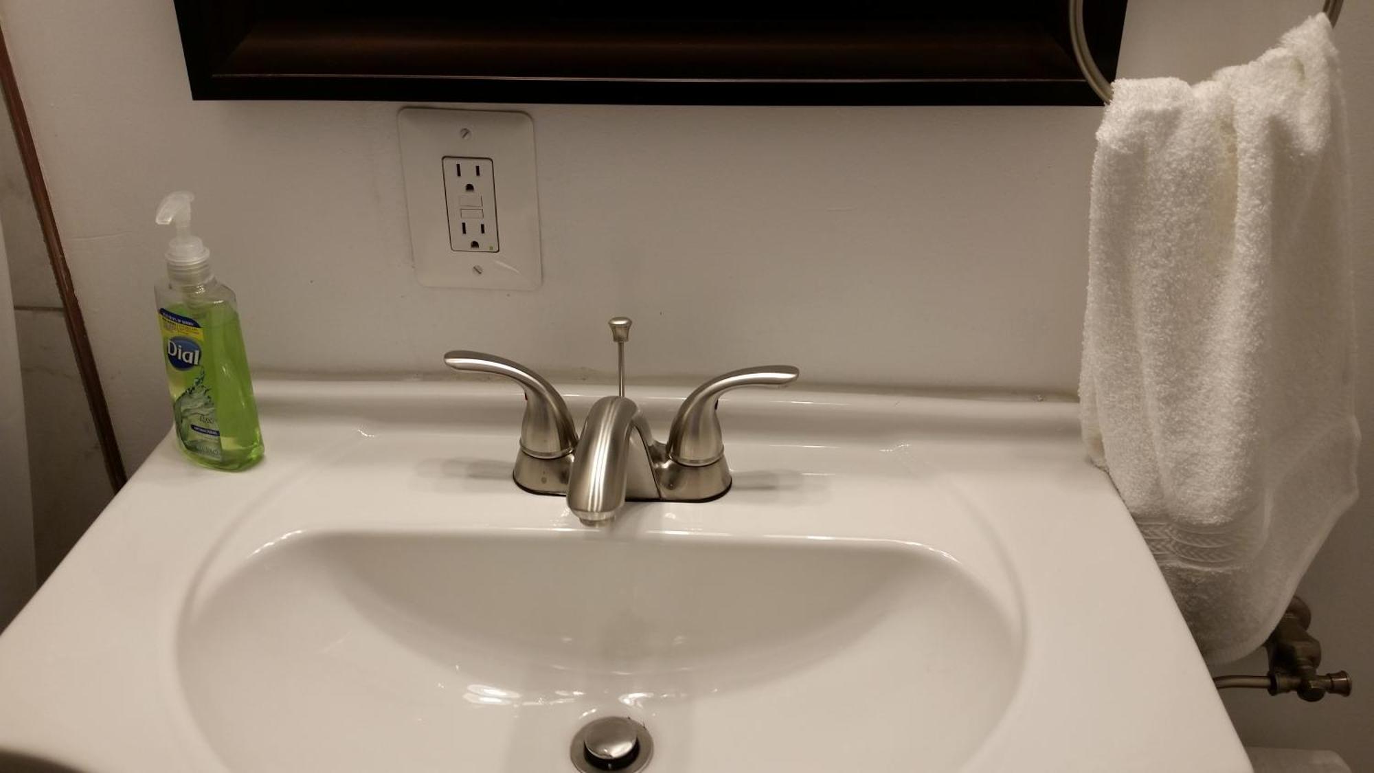 Economical In Center Dc Guest house *