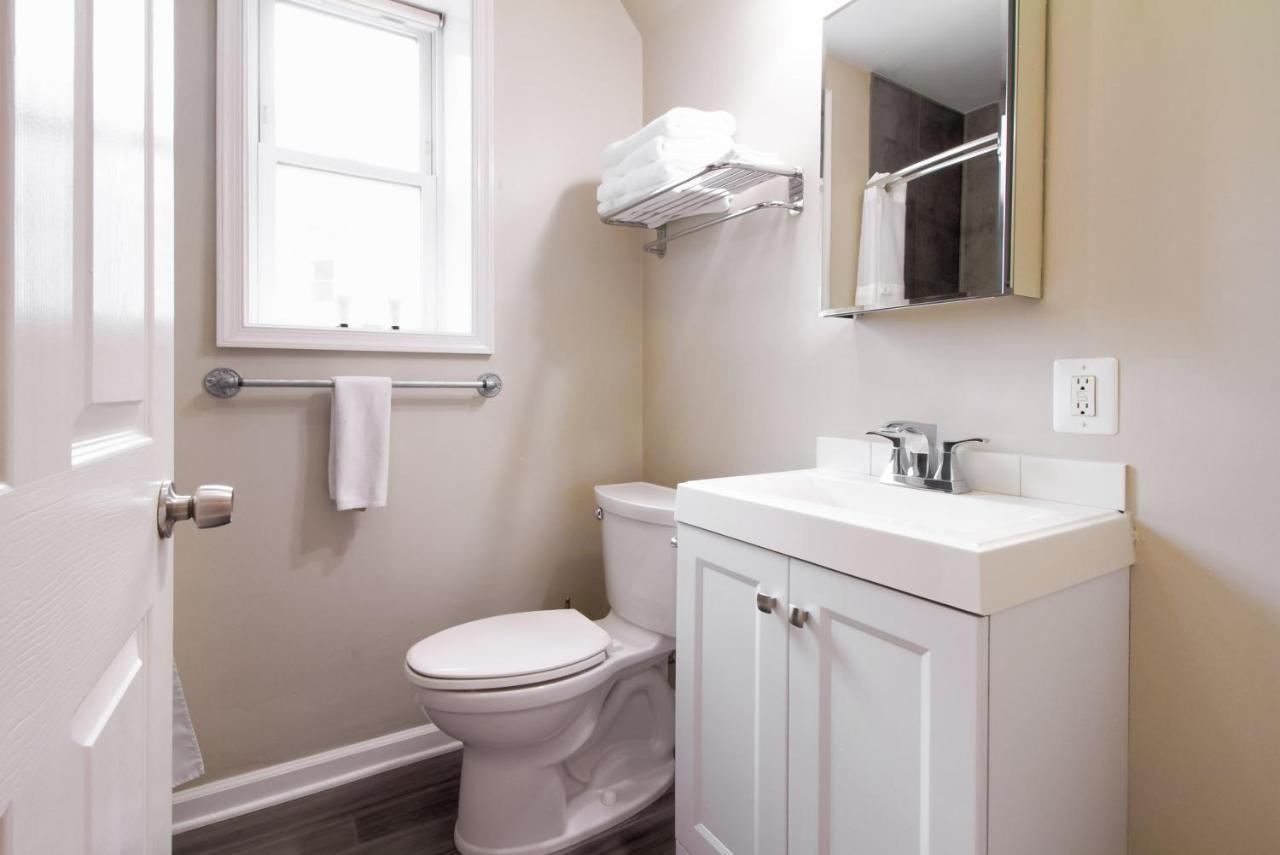 The Gray Corner House By Gallaudet 3 Bedroom 2 Ba Holiday home