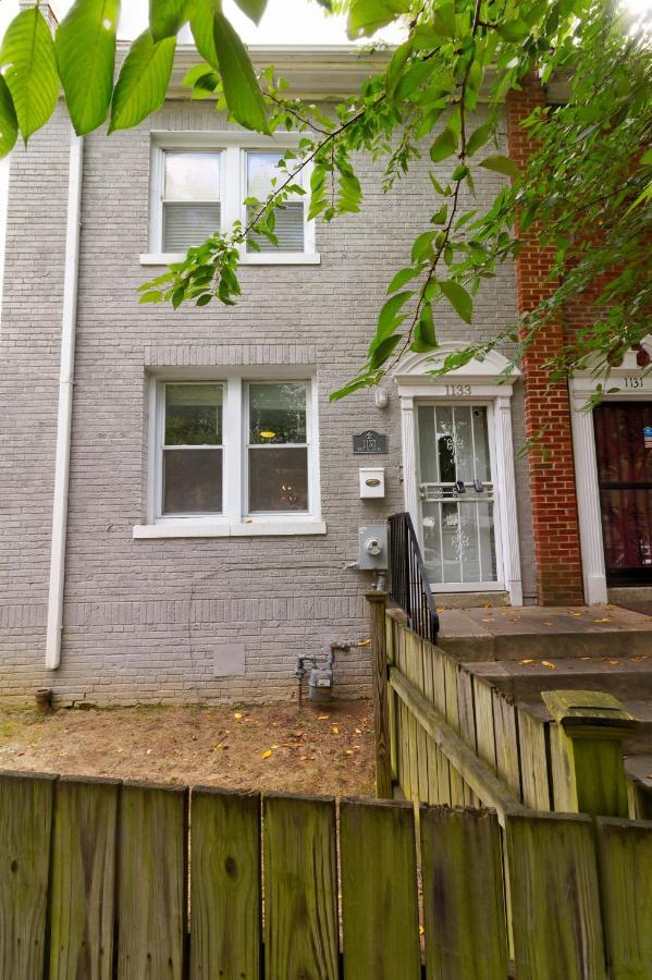 The Gray Corner House By Gallaudet 3 Bedroom 2 Ba Holiday home *