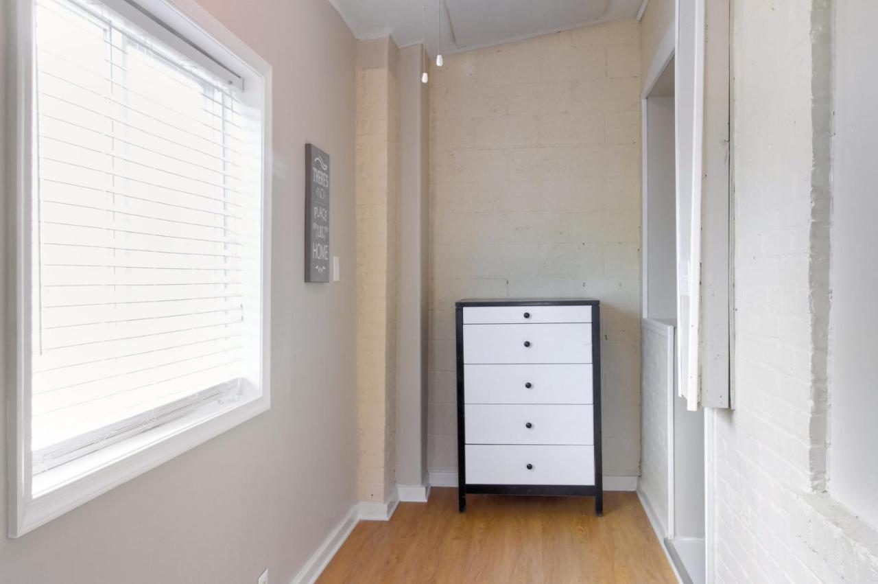 The Gray Corner House By Gallaudet 3 Bedroom 2 Ba *