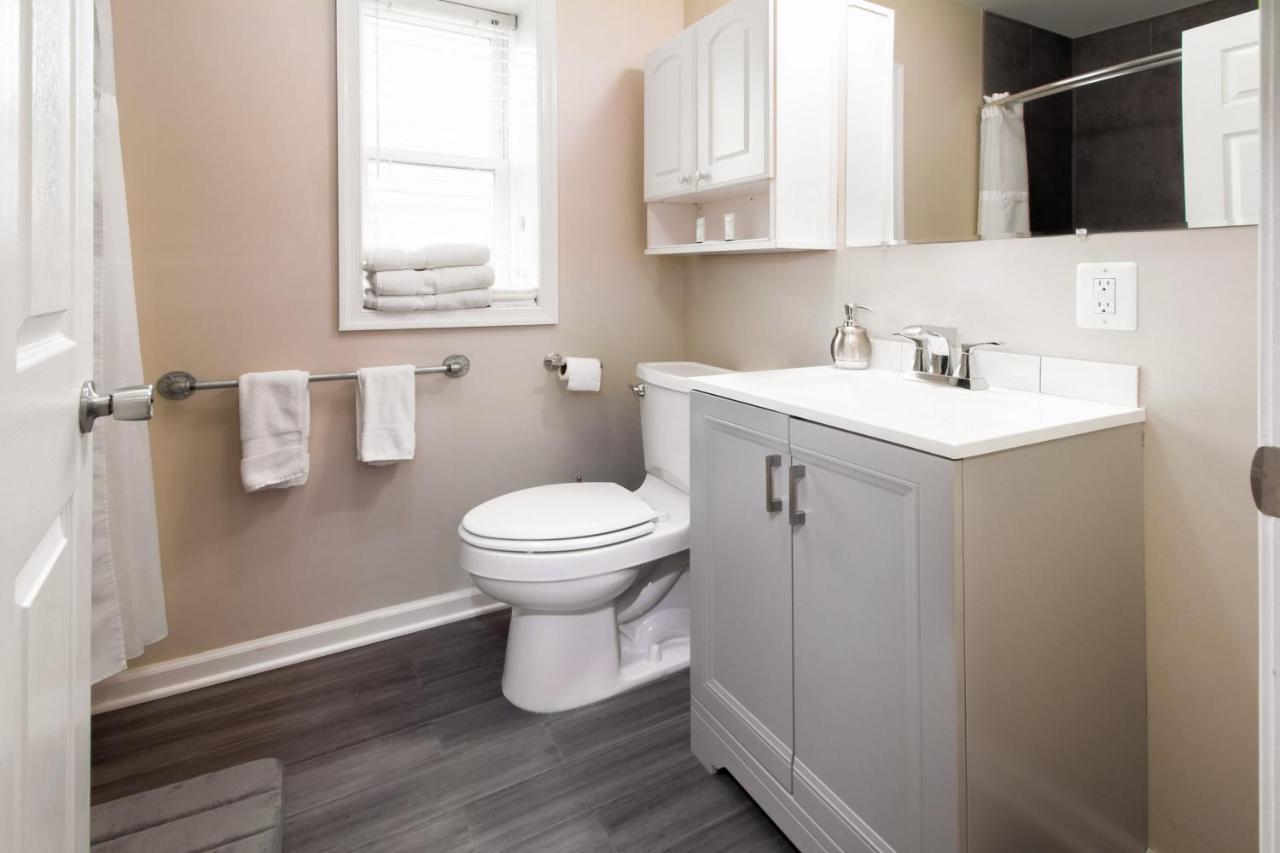 The Gray Corner House By Gallaudet 3 Bedroom 2 Ba Holiday home