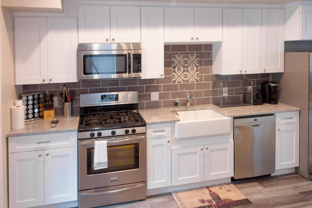 Holiday home The Gray Corner House By Gallaudet 3 Bedroom 2 Ba Washington