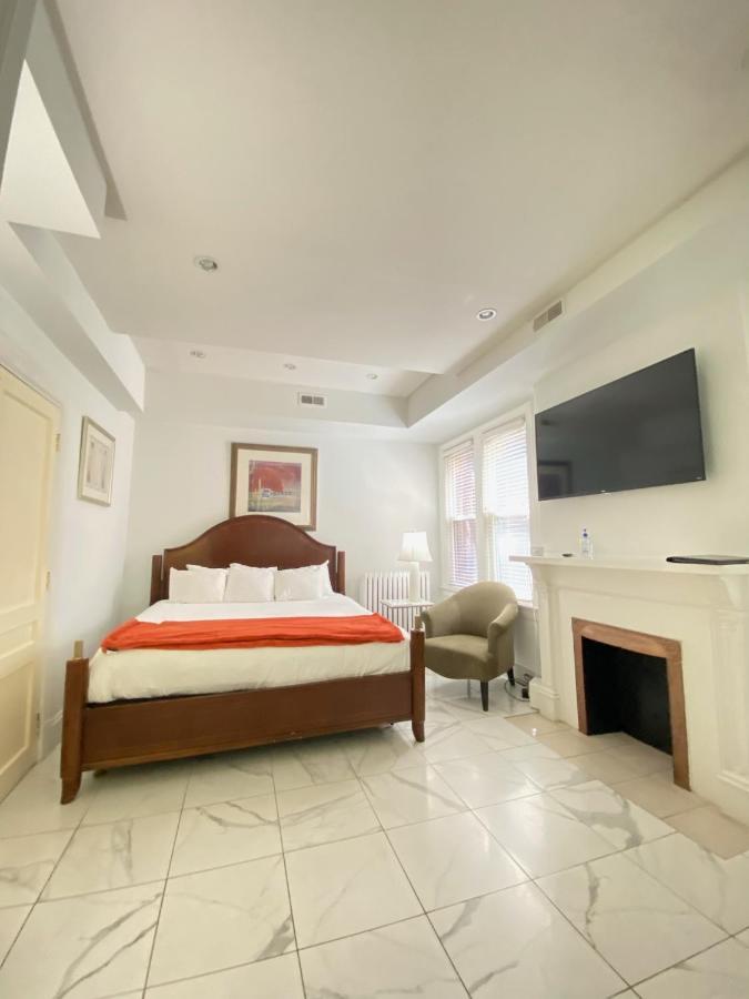 Apartment Large Duplex 2bdrm 1den-metro