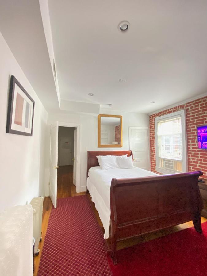 Large Duplex 2bdrm 1den-metro Washington