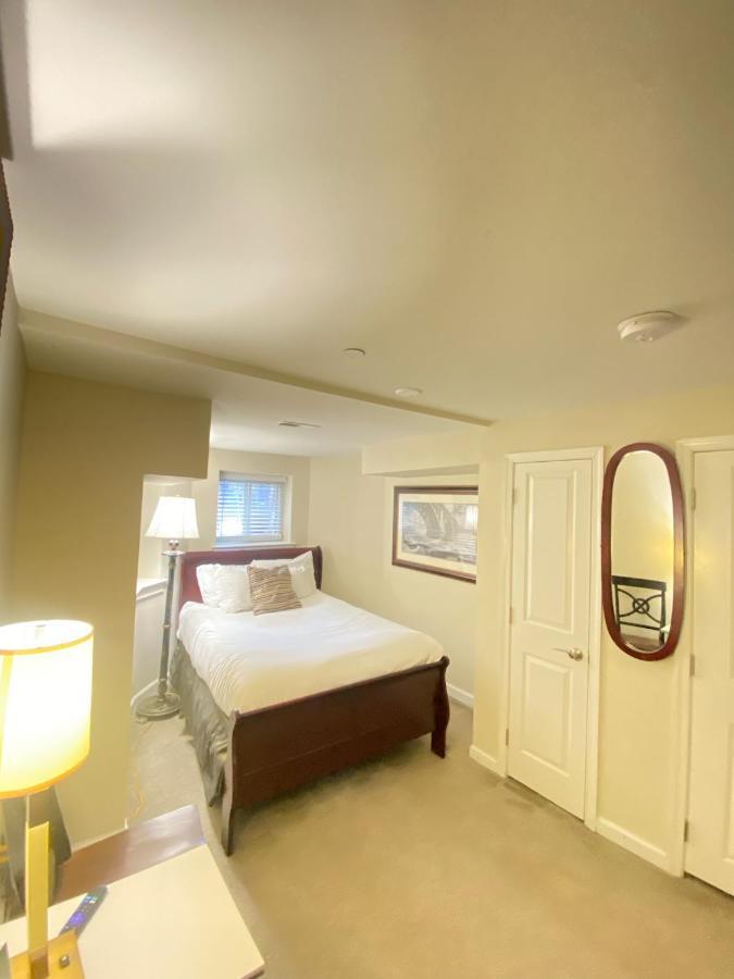 Lovely Remodeled 2bdrm Basement *