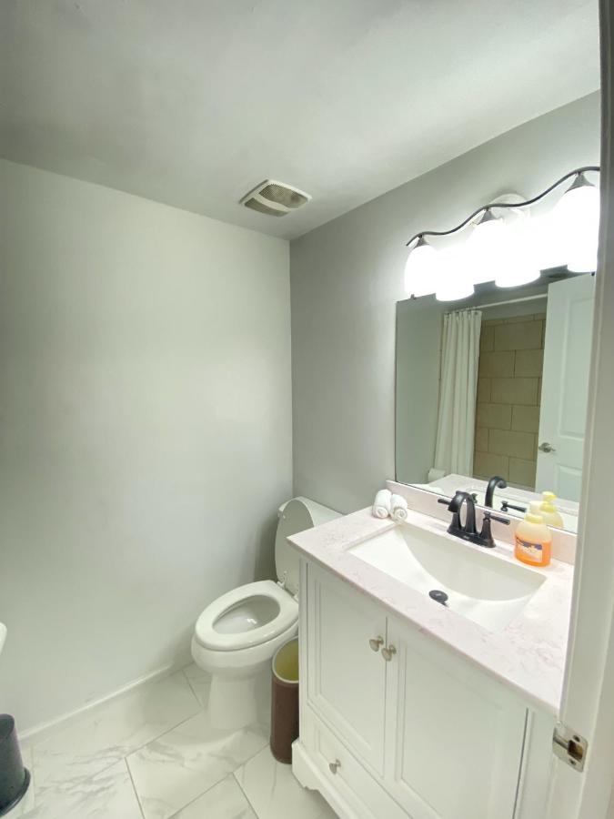 Lovely Remodeled 2bdrm Basement * Washington