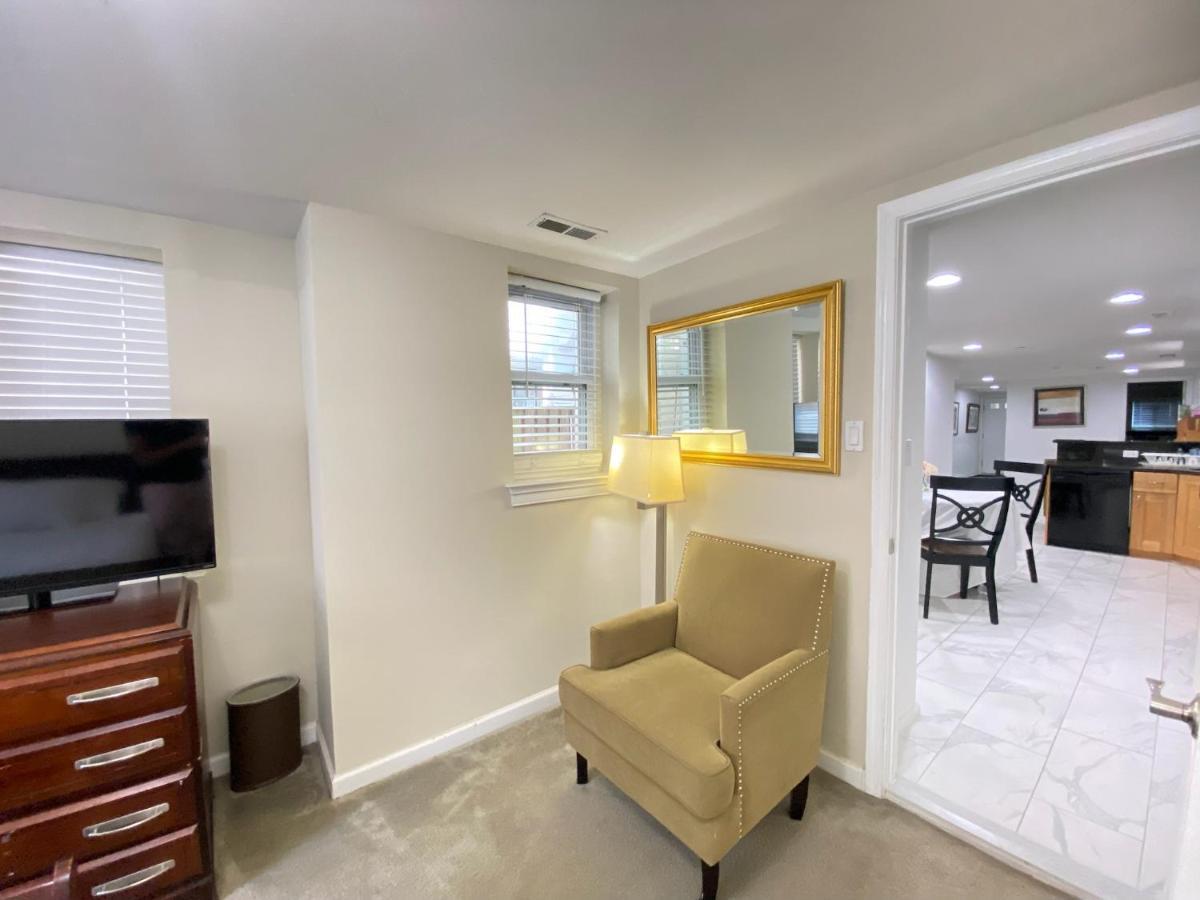 Lovely Remodeled 2bdrm Basement * Washington