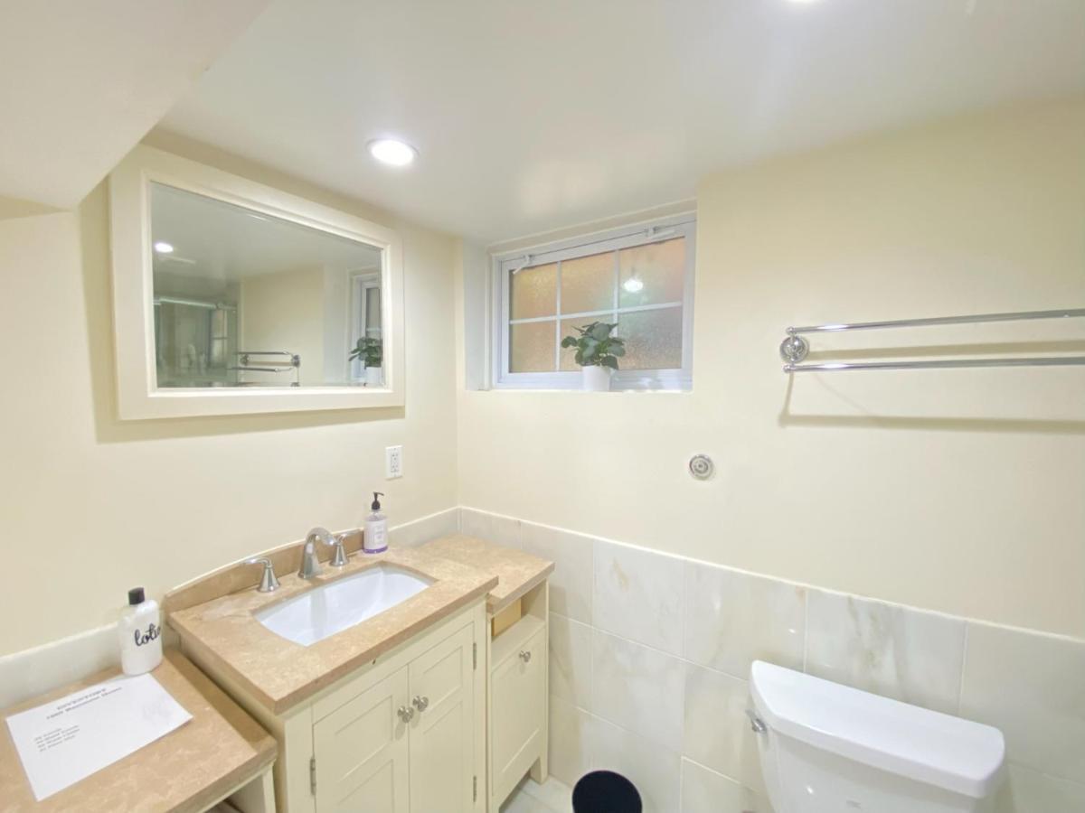 Comfy Basement 2 Bdrm1den 3queen Beds *