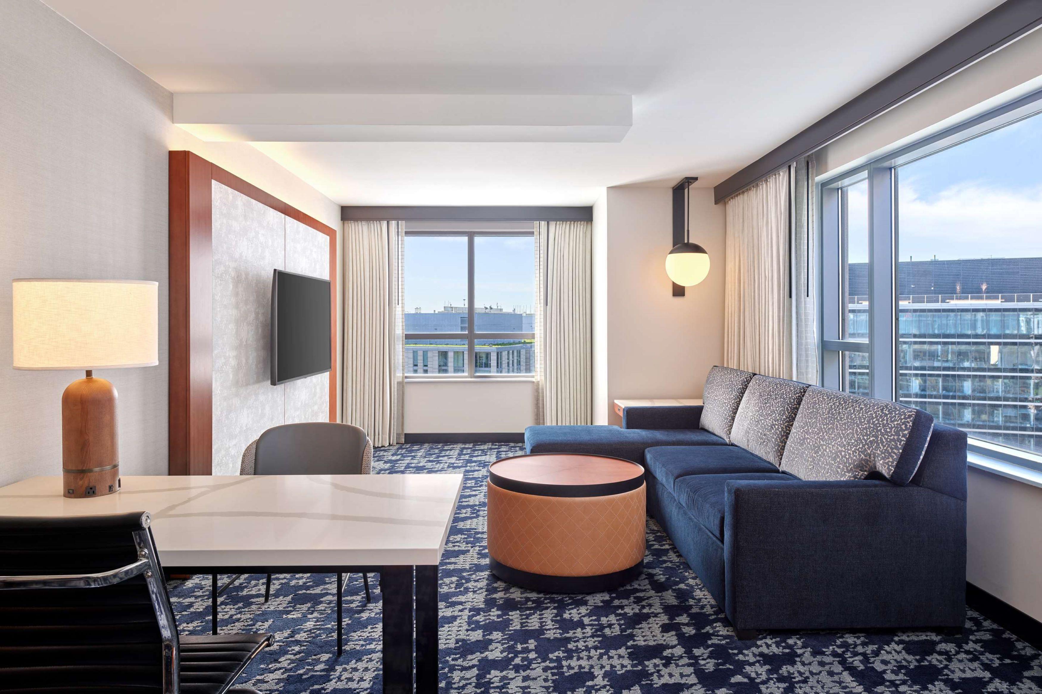 Hotel Embassy By Hilton Dc Convention Center 3*