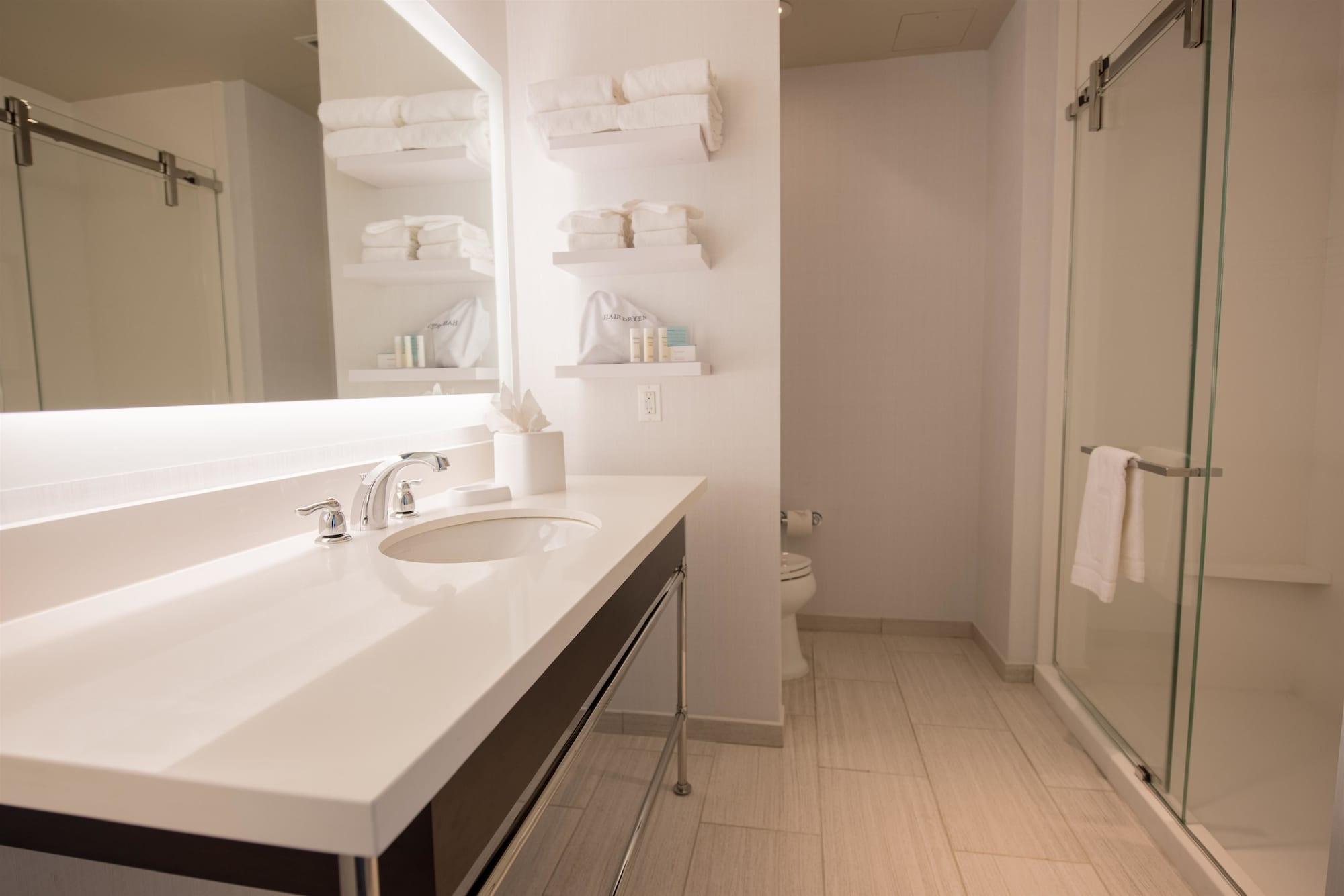 Hampton & Washington, D.c. - Navy Yard 3*